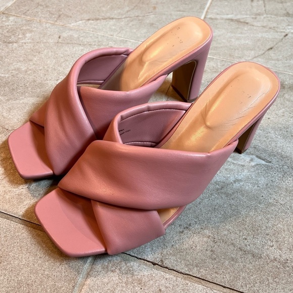 Puffy Criss Cross Heeled Sandals Sz 7.5 - Picture 7 of 7